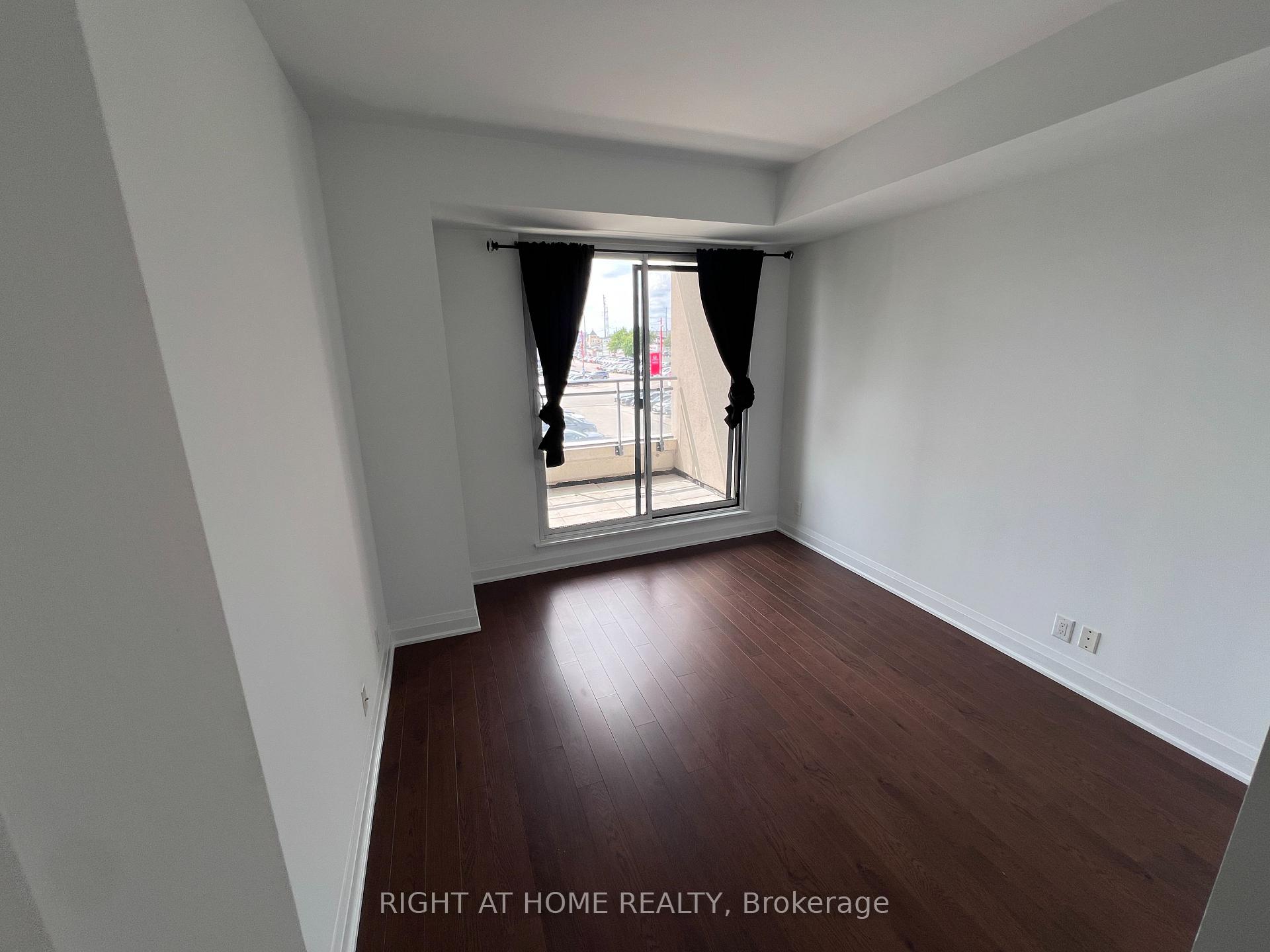 Photo 6 of Unit 206, 12 Woodstream Boulevard, Vaughan, Vaughan Grove — HOMEH