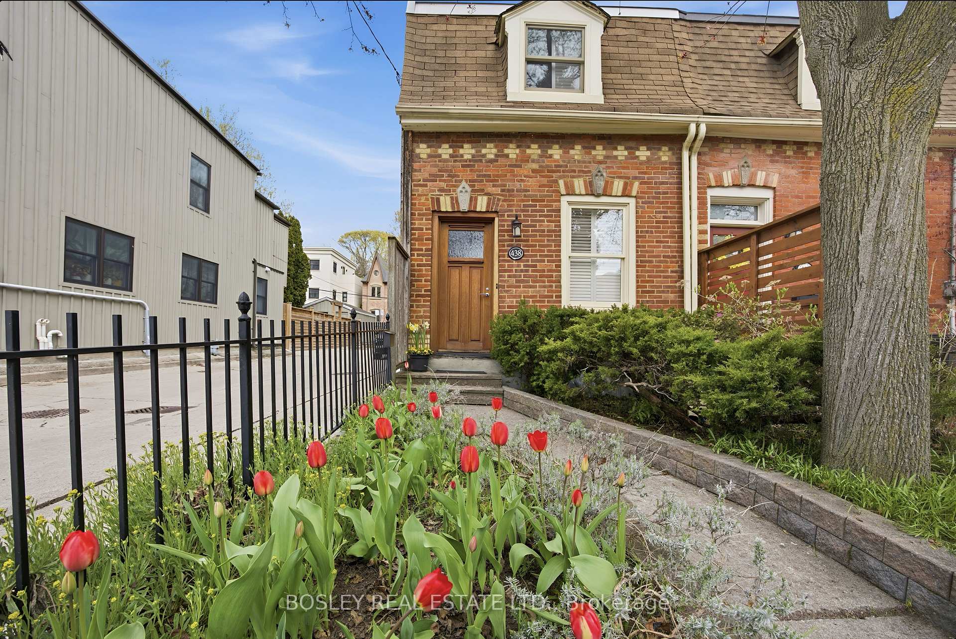 Photo 2 of 438 Wellesley Street E, Toronto, Cabbagetown-South St. James Town — HOMEH