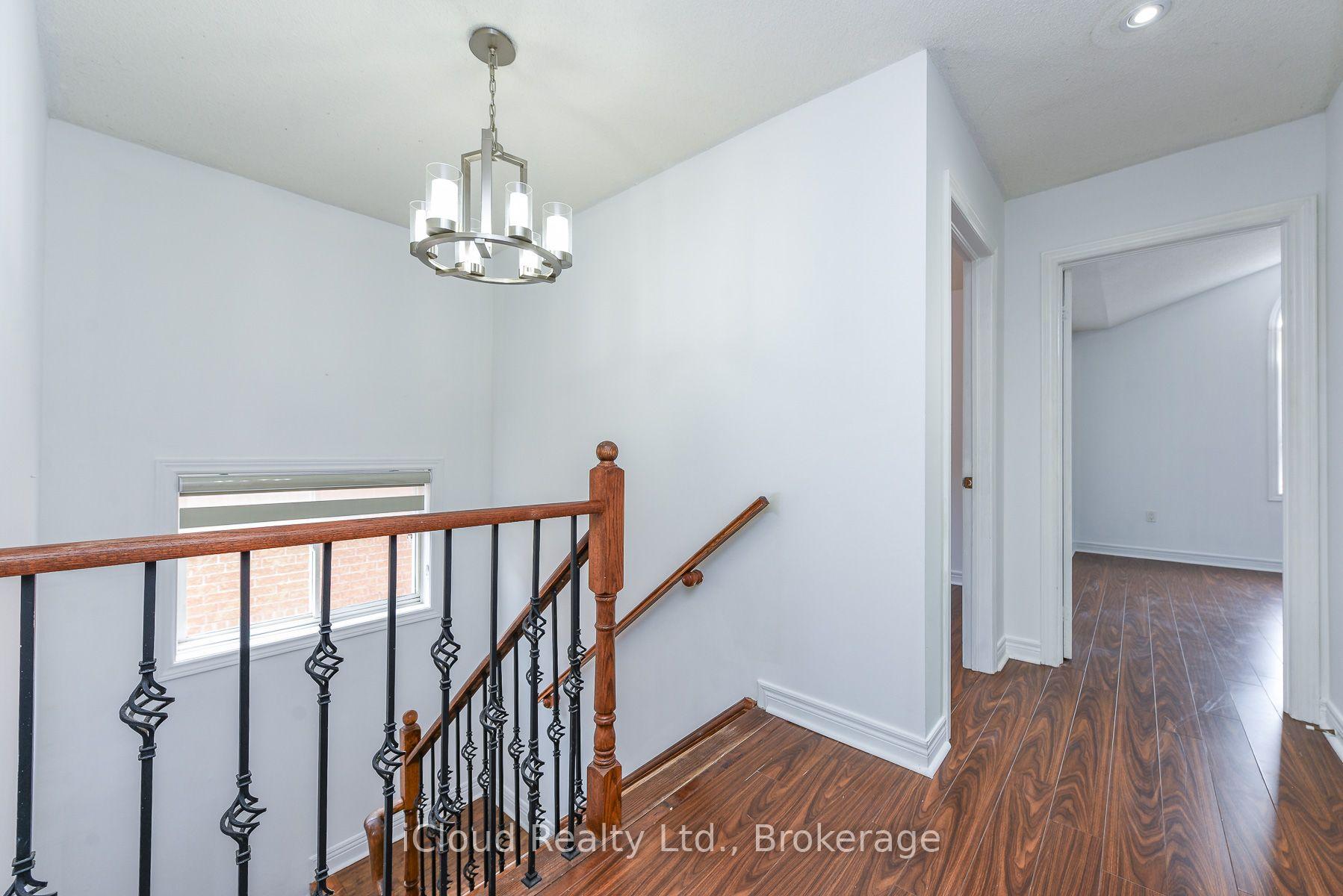 Photo 3 of 48 Ashdale Road, Brampton, Bram West — HOMEH