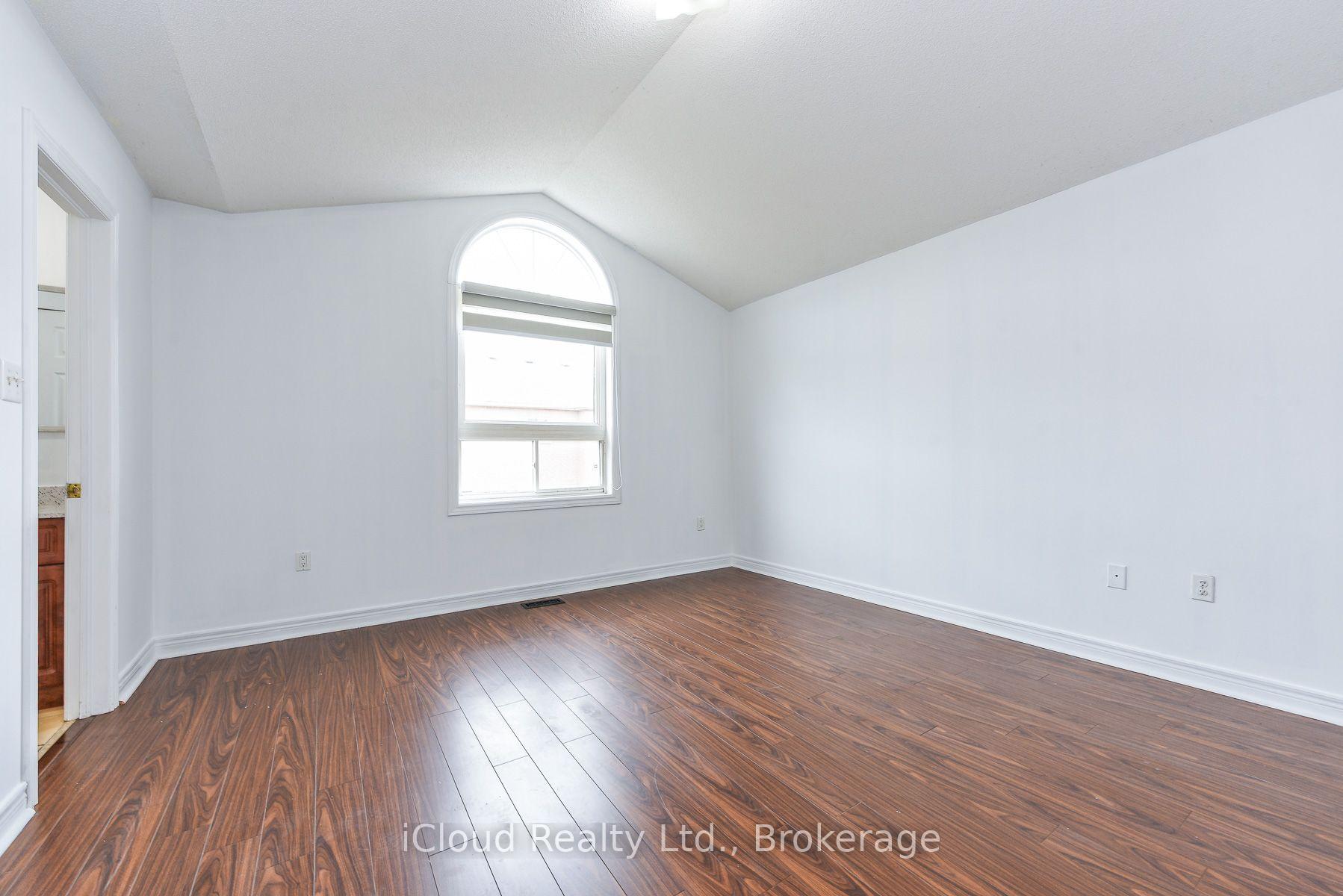 Photo 12 of 48 Ashdale Road, Brampton, Bram West — HOMEH