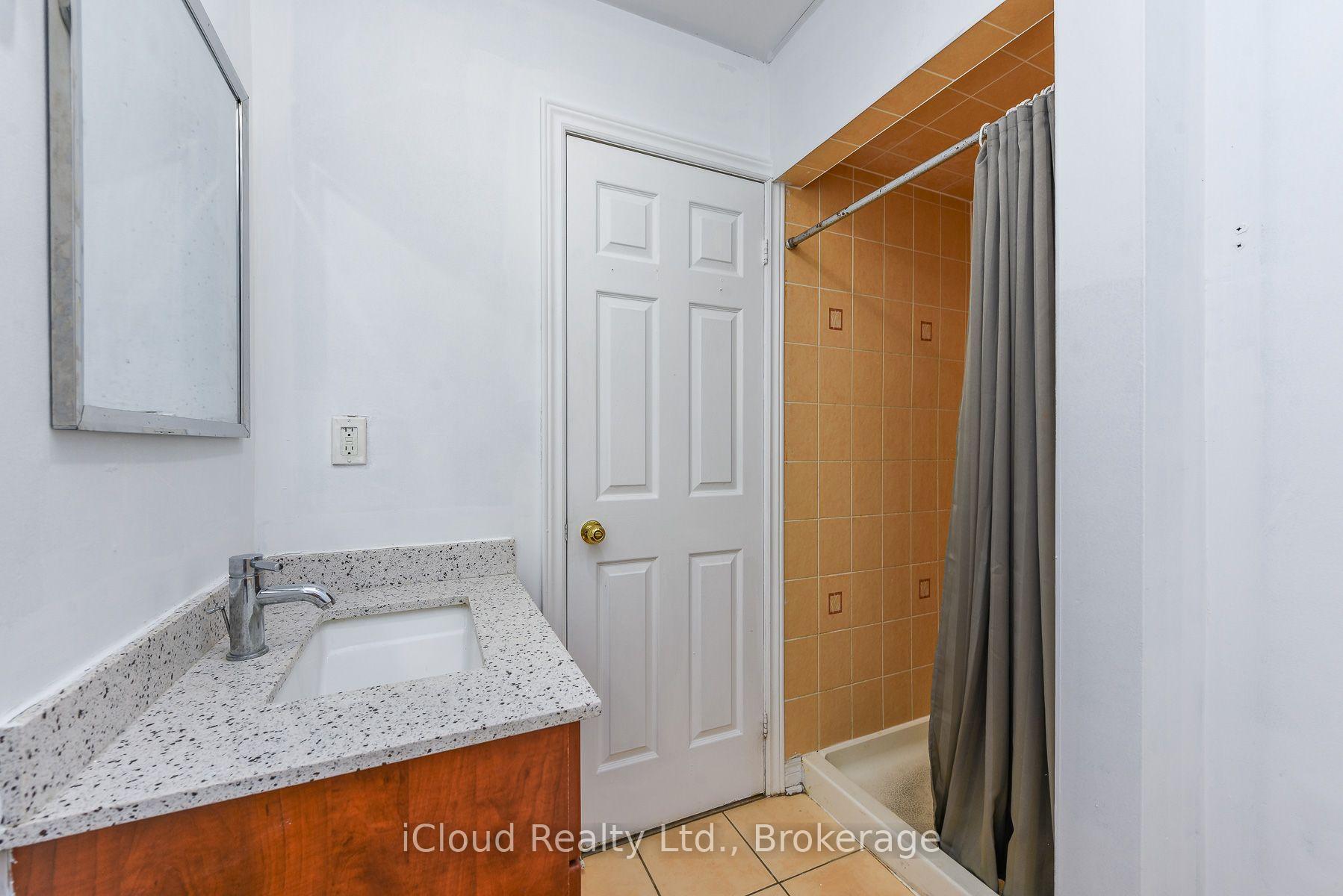 Photo 20 of 48 Ashdale Road, Brampton, Bram West — HOMEH