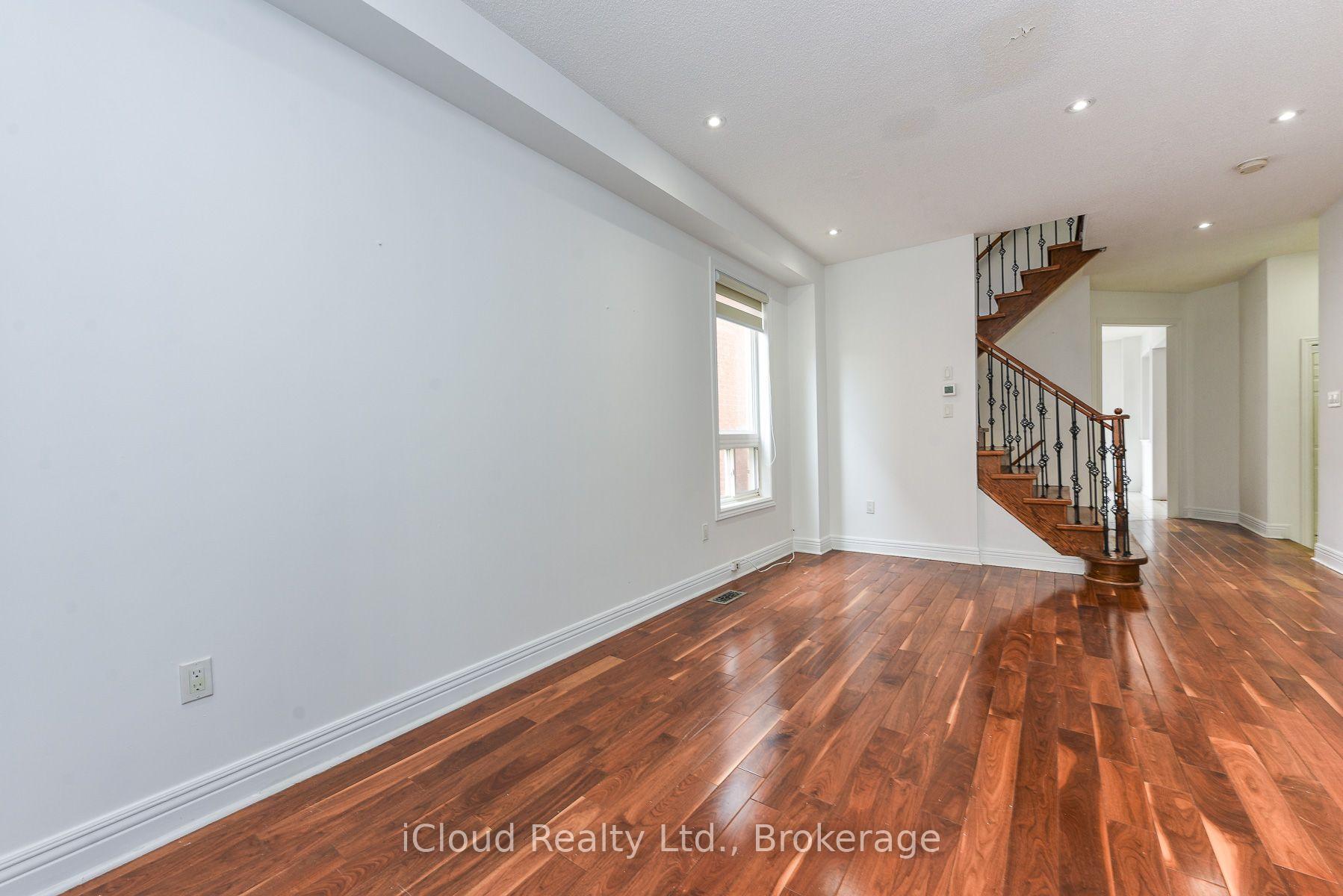 Photo 24 of 48 Ashdale Road, Brampton, Bram West — HOMEH
