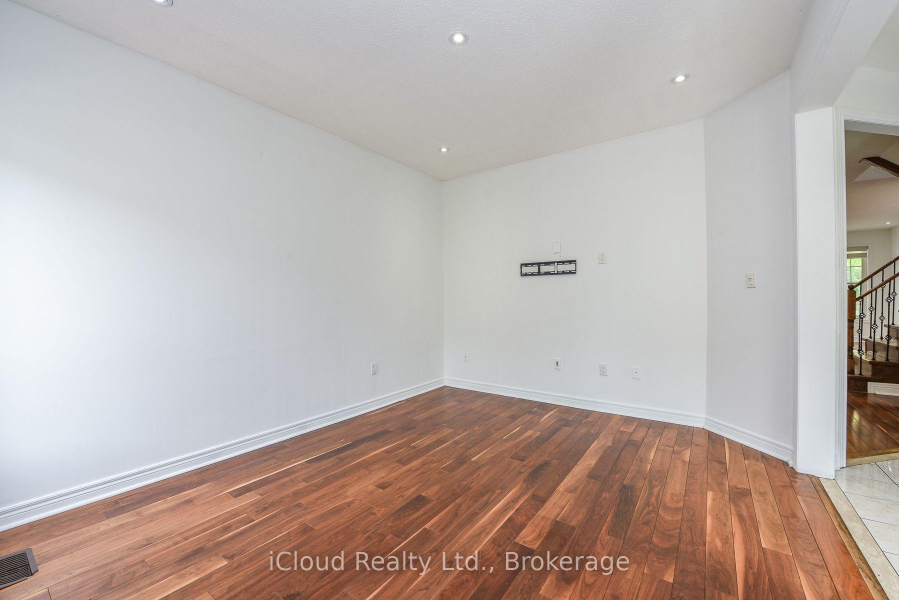 Photo 32 of 48 Ashdale Road, Brampton, Bram West — HOMEH