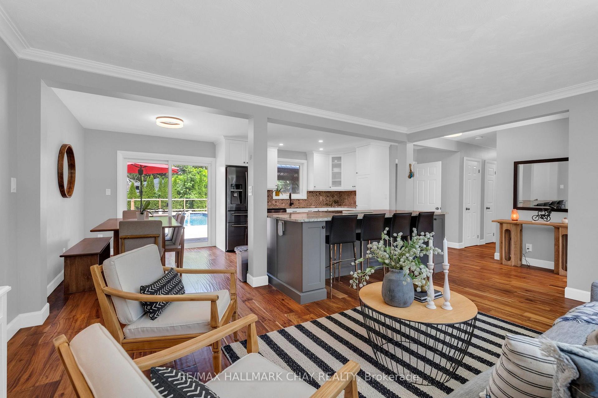 Photo 5 of 12 Francis Road, Orillia — HOMEH
