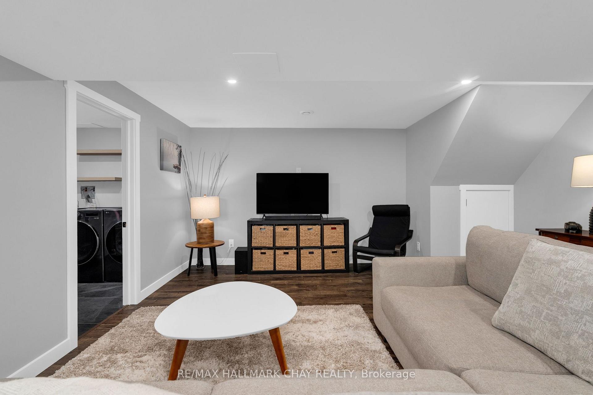 Photo 21 of 12 Francis Road, Orillia — HOMEH