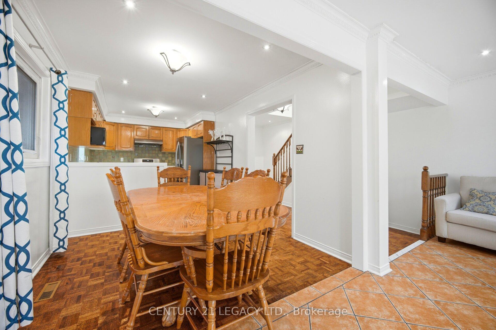 Photo 12 of 28 Wildfire Road, Vaughan, East Woodbridge — HOMEH