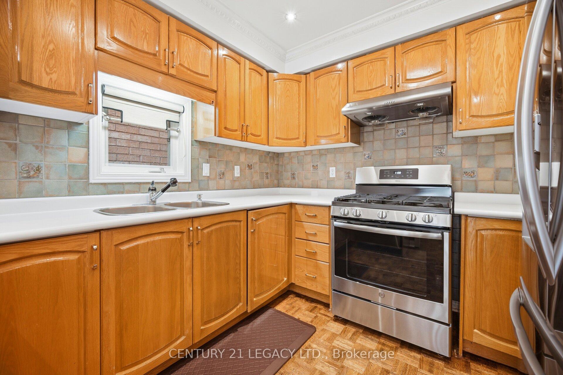 Photo 14 of 28 Wildfire Road, Vaughan, East Woodbridge — HOMEH