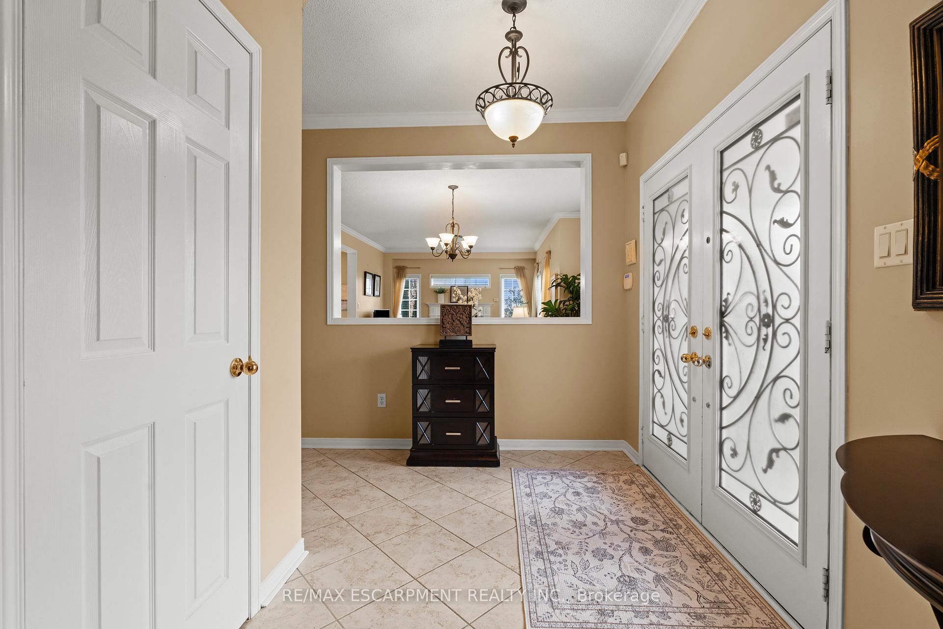 Photo 10 of 200 Miller Drive, Halton Hills, Georgetown — HOMEH
