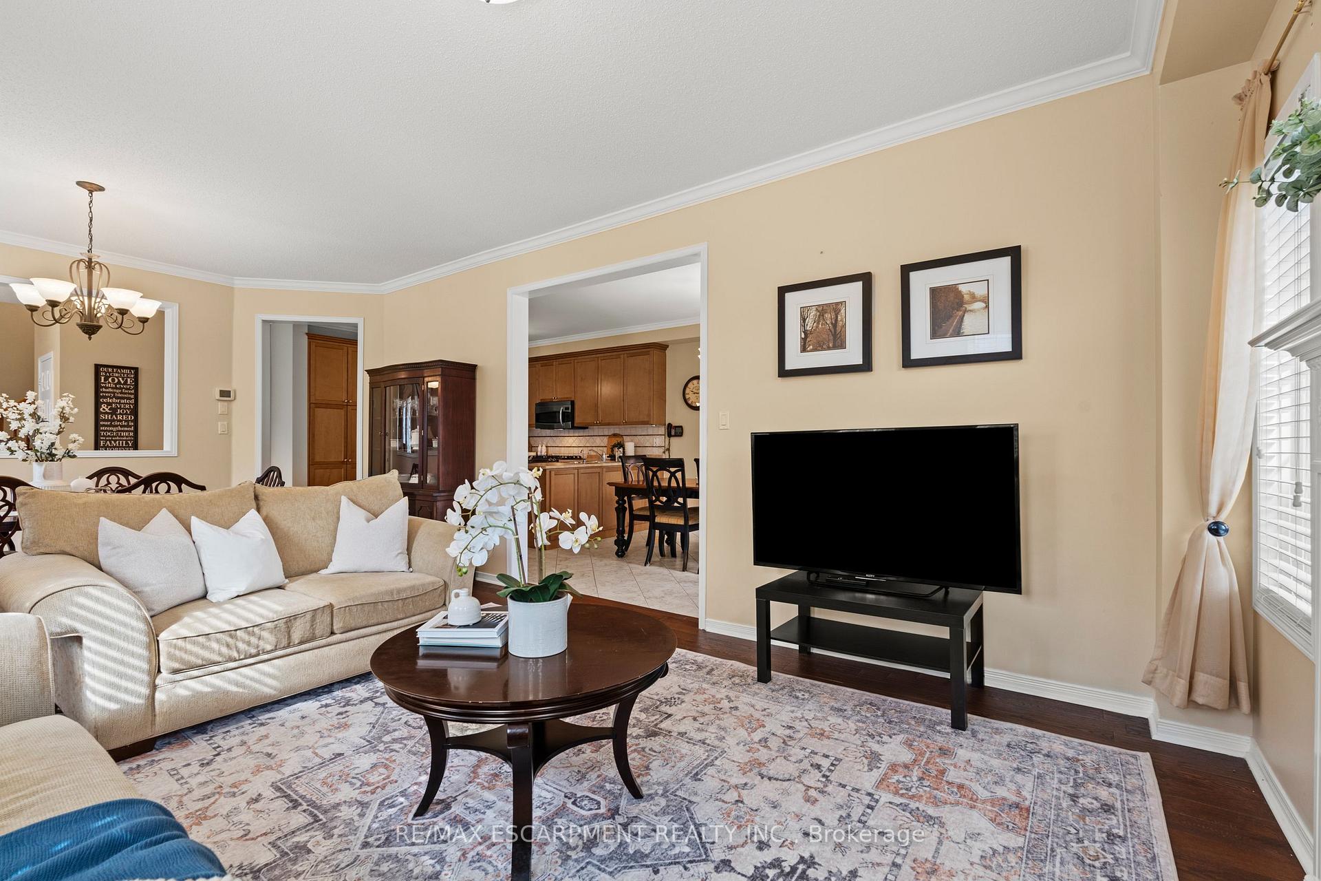 Photo 15 of 200 Miller Drive, Halton Hills, Georgetown — HOMEH