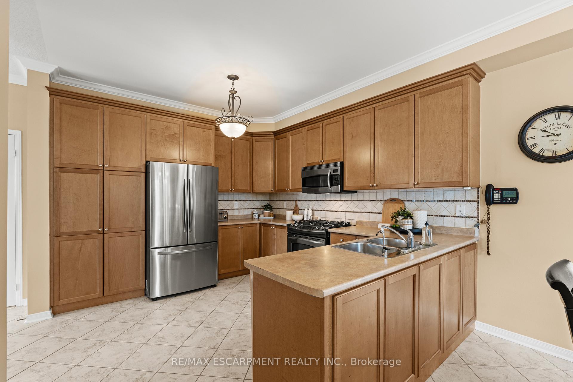Photo 17 of 200 Miller Drive, Halton Hills, Georgetown — HOMEH