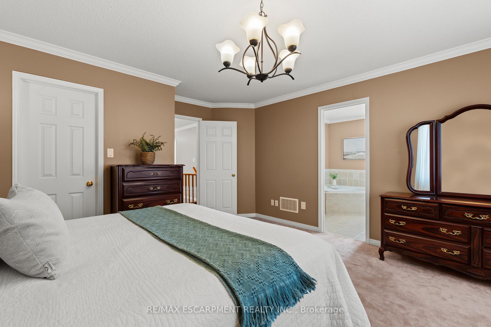 Photo 24 of 200 Miller Drive, Halton Hills, Georgetown — HOMEH