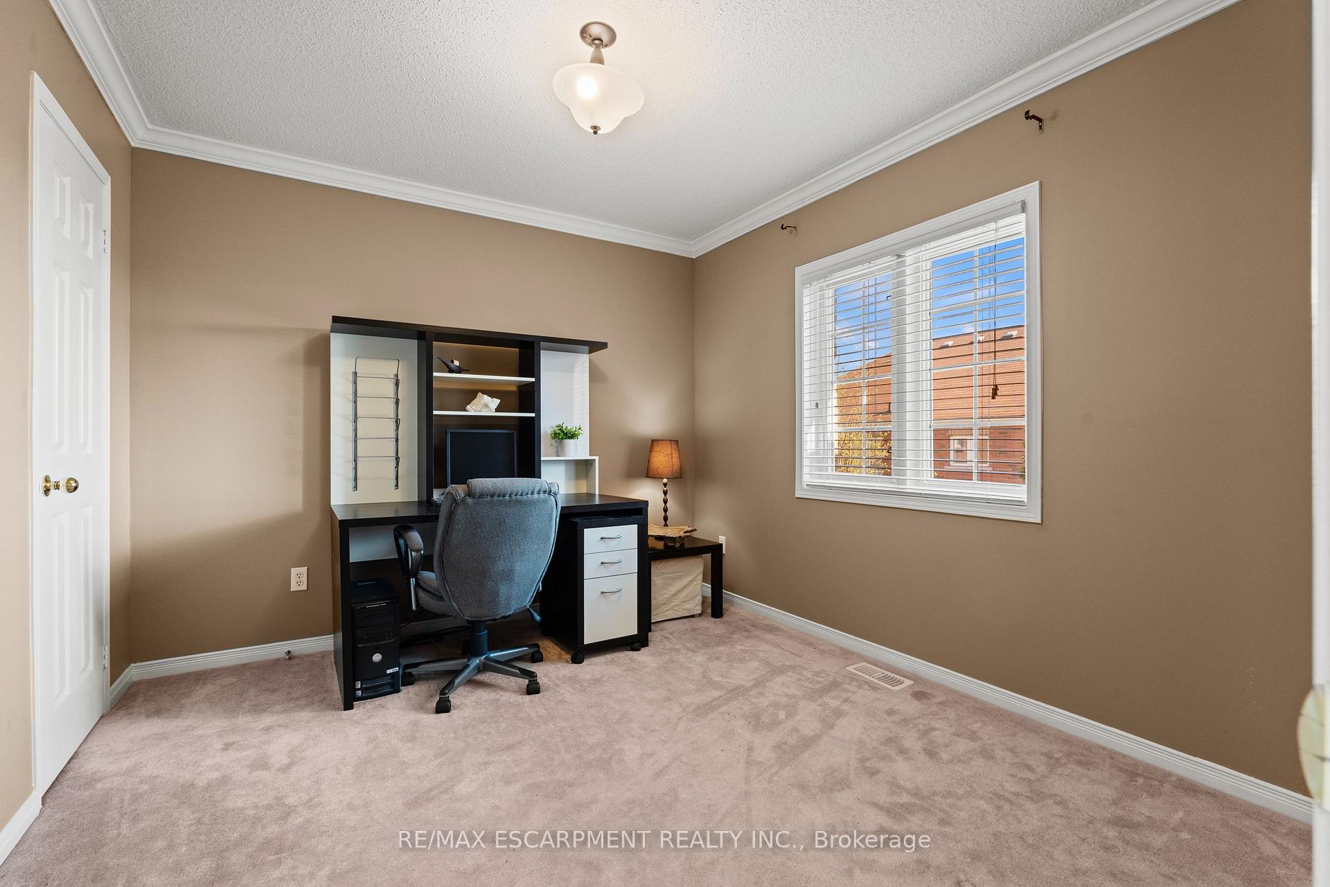 Photo 29 of 200 Miller Drive, Halton Hills, Georgetown — HOMEH