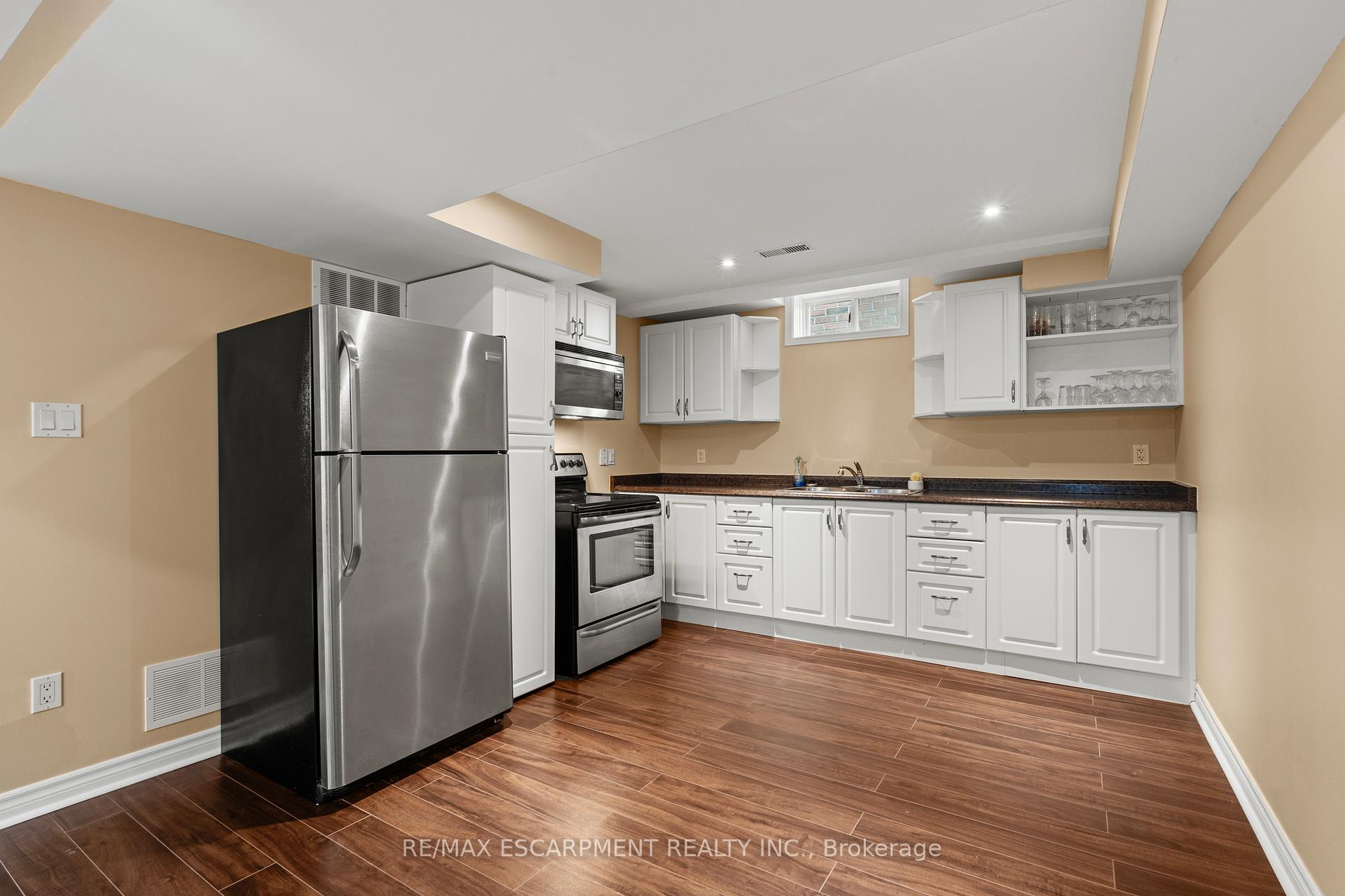 Photo 37 of 200 Miller Drive, Halton Hills, Georgetown — HOMEH