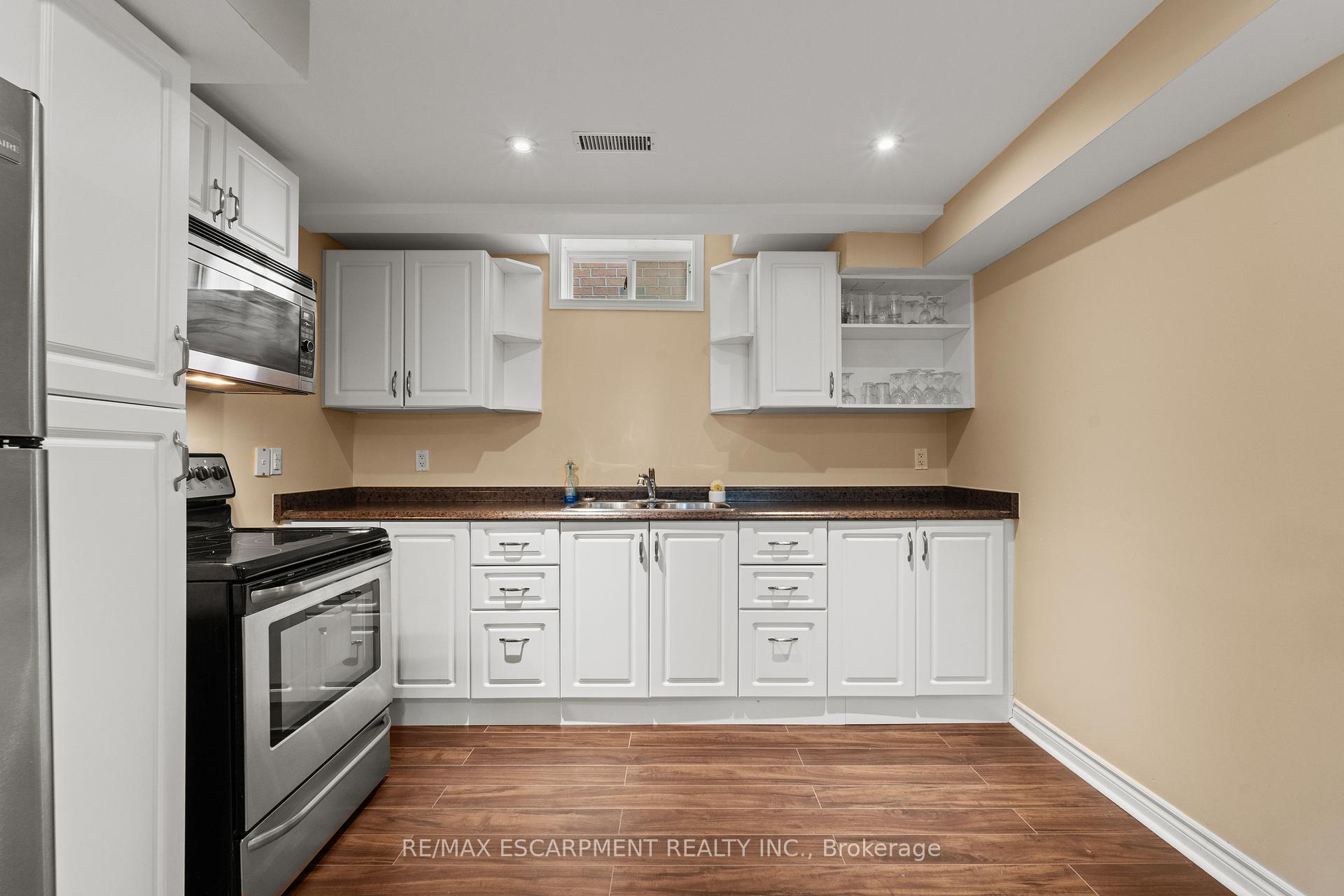 Photo 38 of 200 Miller Drive, Halton Hills, Georgetown — HOMEH