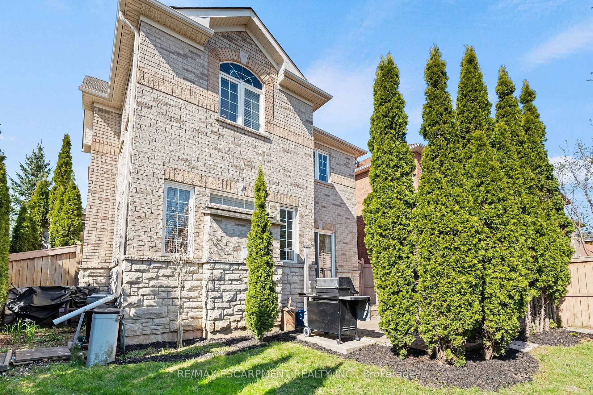 Photo 41 of 200 Miller Drive, Halton Hills, Georgetown — HOMEH