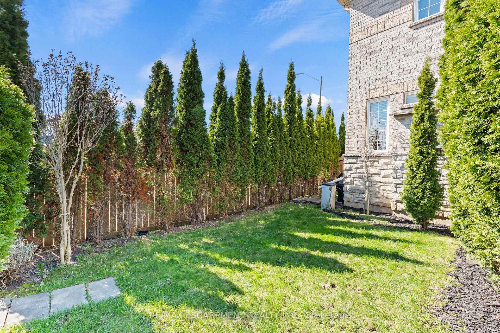 Photo 42 of 200 Miller Drive, Halton Hills, Georgetown — HOMEH