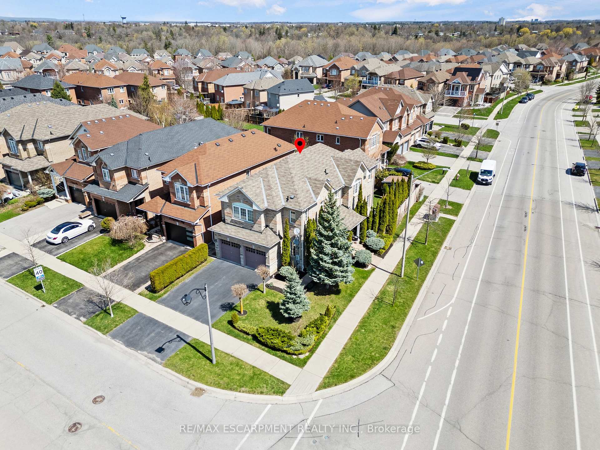 Photo 45 of 200 Miller Drive, Halton Hills, Georgetown — HOMEH