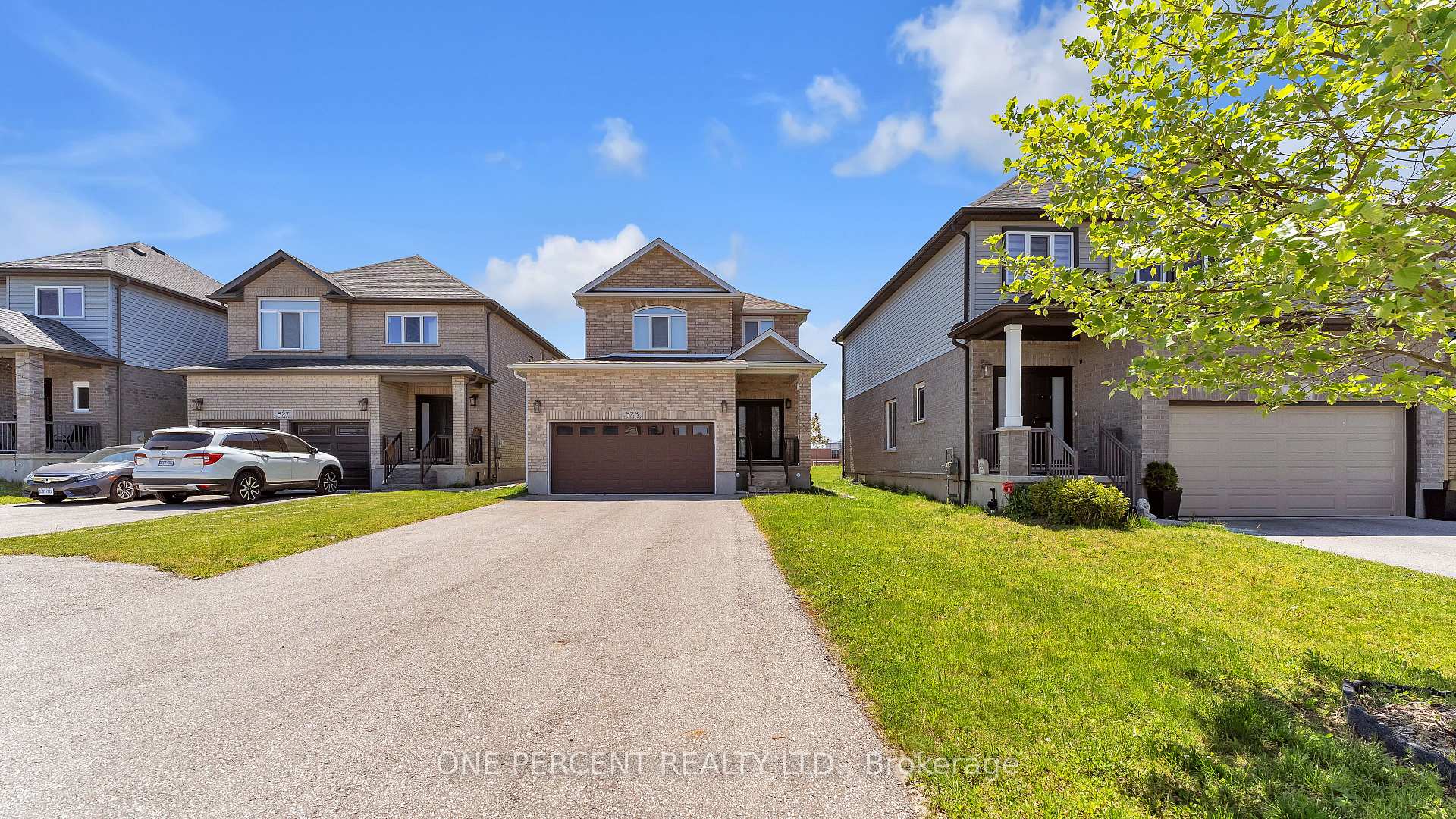 Photo 3 of 823 Cedarpark Way, London, North D — HOMEH