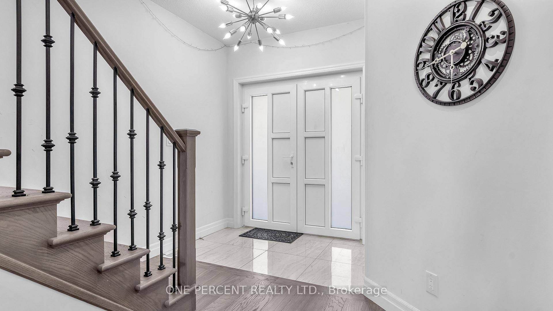 Photo 5 of 823 Cedarpark Way, London, North D — HOMEH