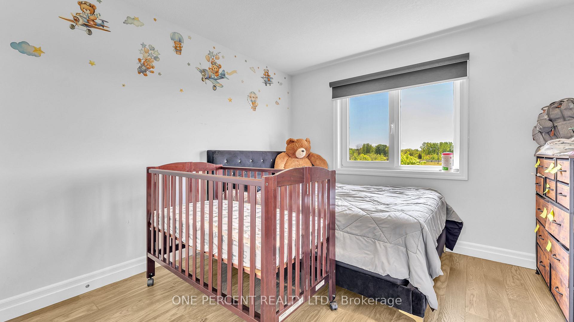 Photo 14 of 823 Cedarpark Way, London, North D — HOMEH