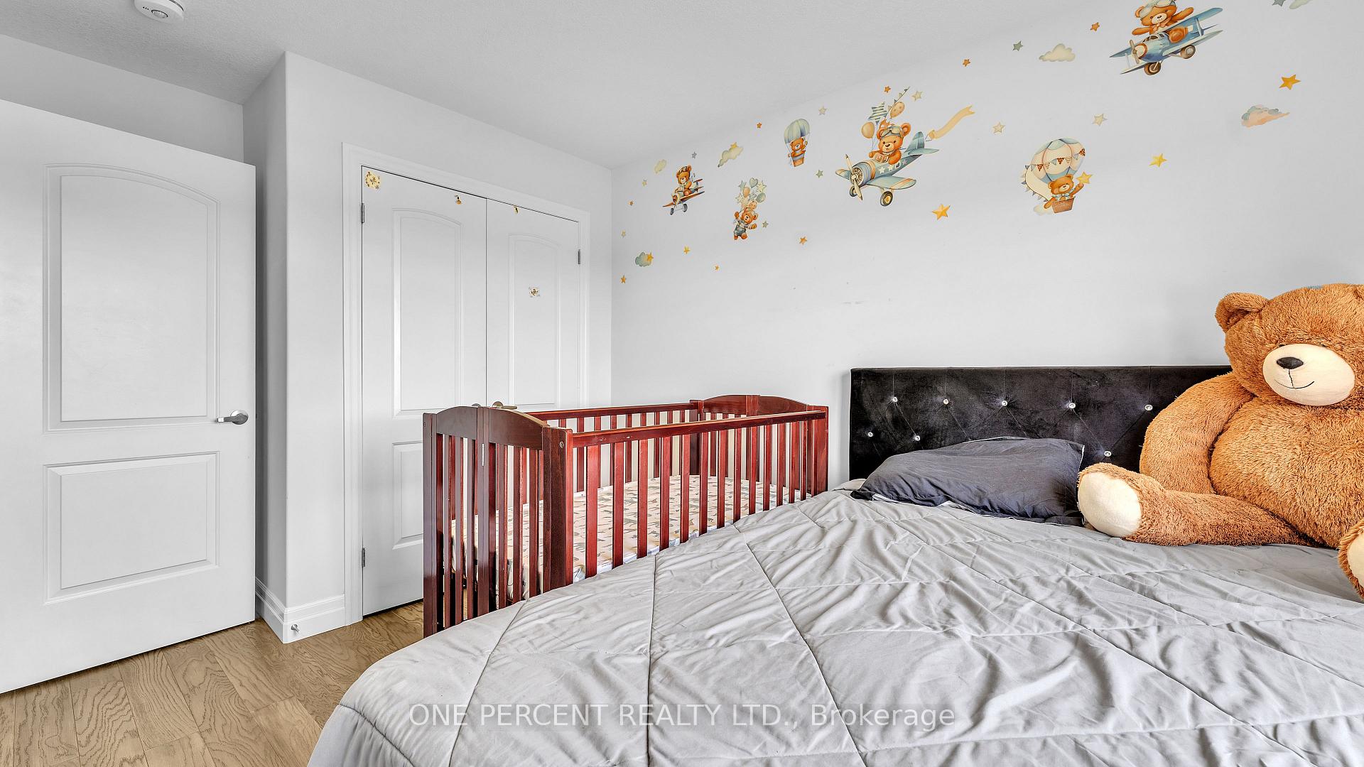Photo 15 of 823 Cedarpark Way, London, North D — HOMEH
