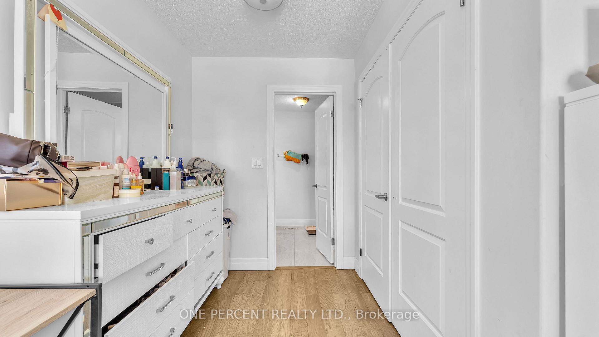 Photo 19 of 823 Cedarpark Way, London, North D — HOMEH