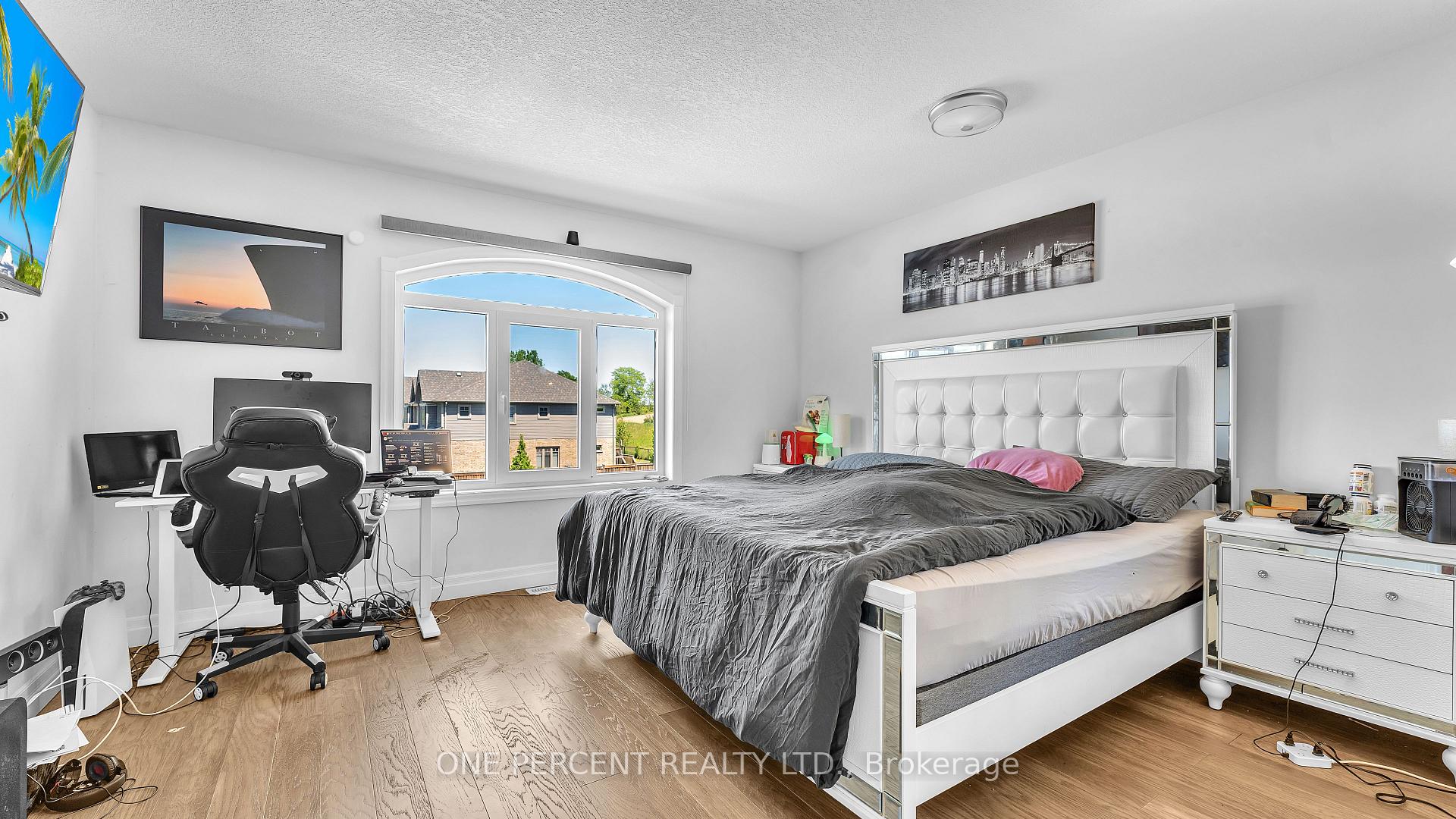 Photo 20 of 823 Cedarpark Way, London, North D — HOMEH