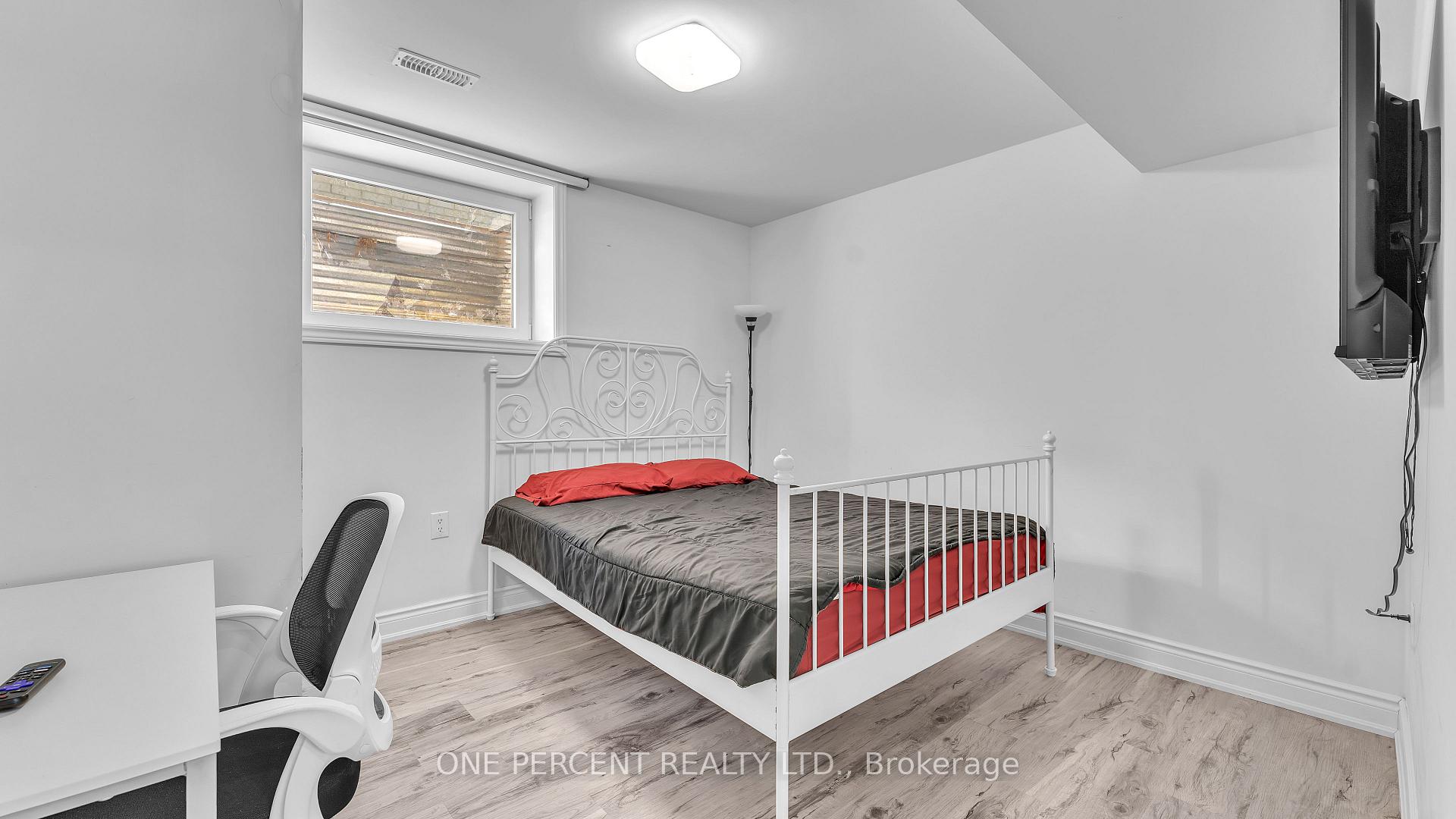 Photo 24 of 823 Cedarpark Way, London, North D — HOMEH