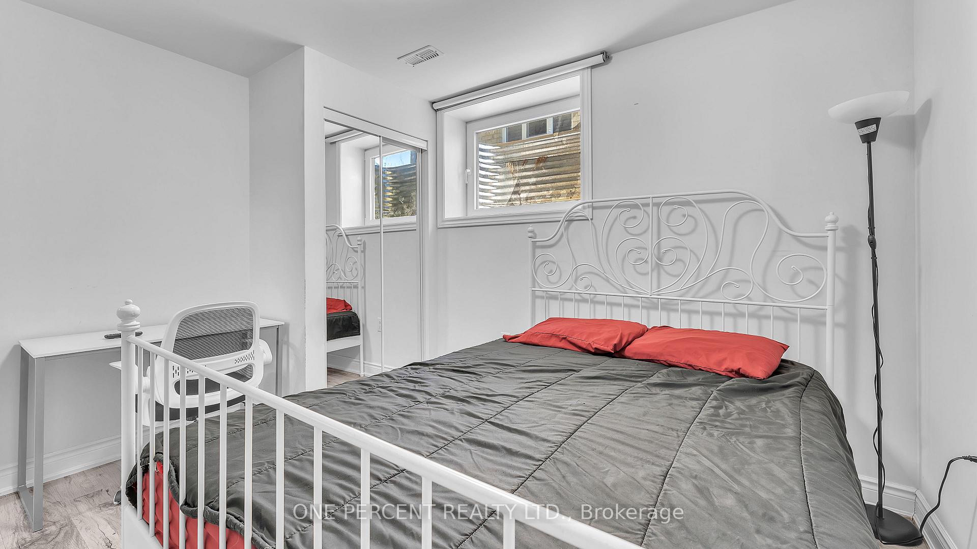 Photo 25 of 823 Cedarpark Way, London, North D — HOMEH