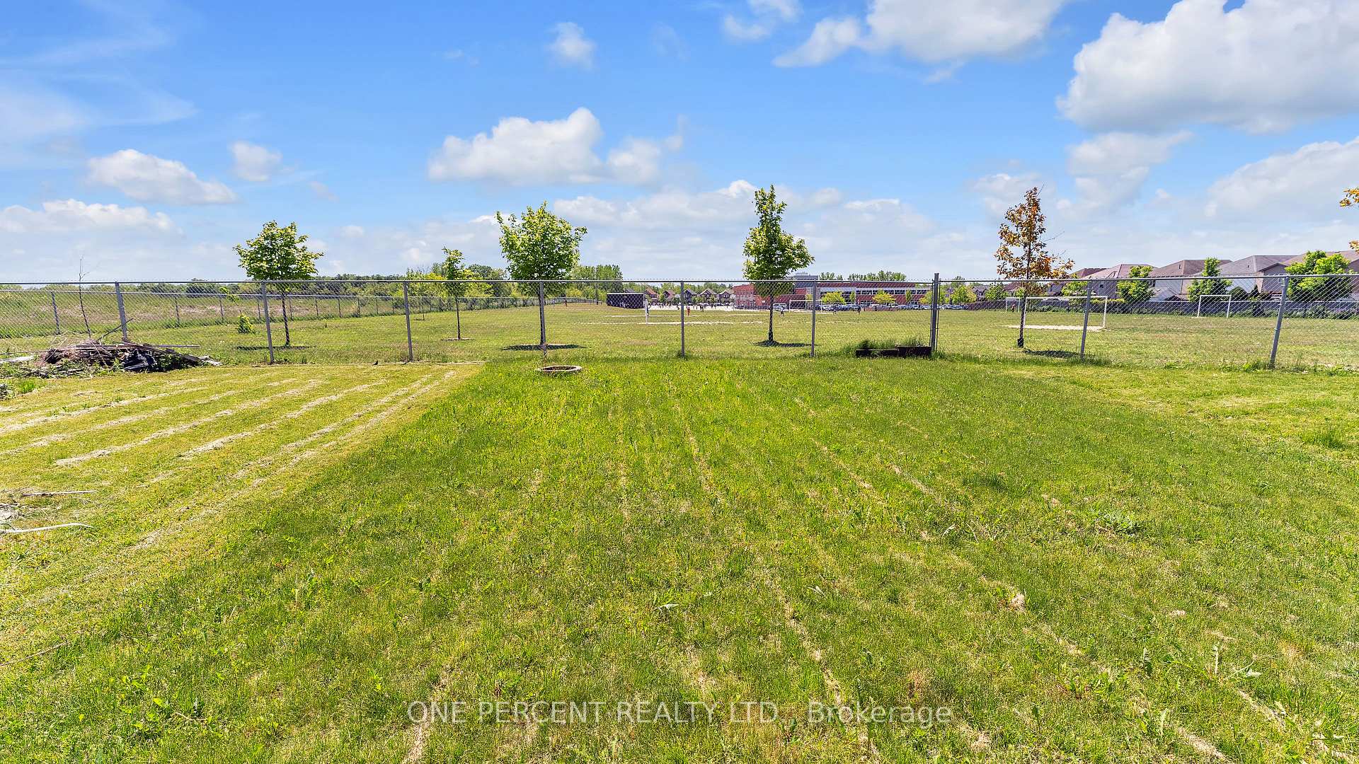 Photo 29 of 823 Cedarpark Way, London, North D — HOMEH
