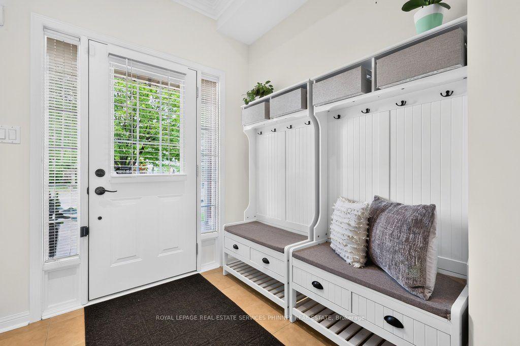 Photo 4 of 2421 Shadow Court, Oakville, Westmount — HOMEH
