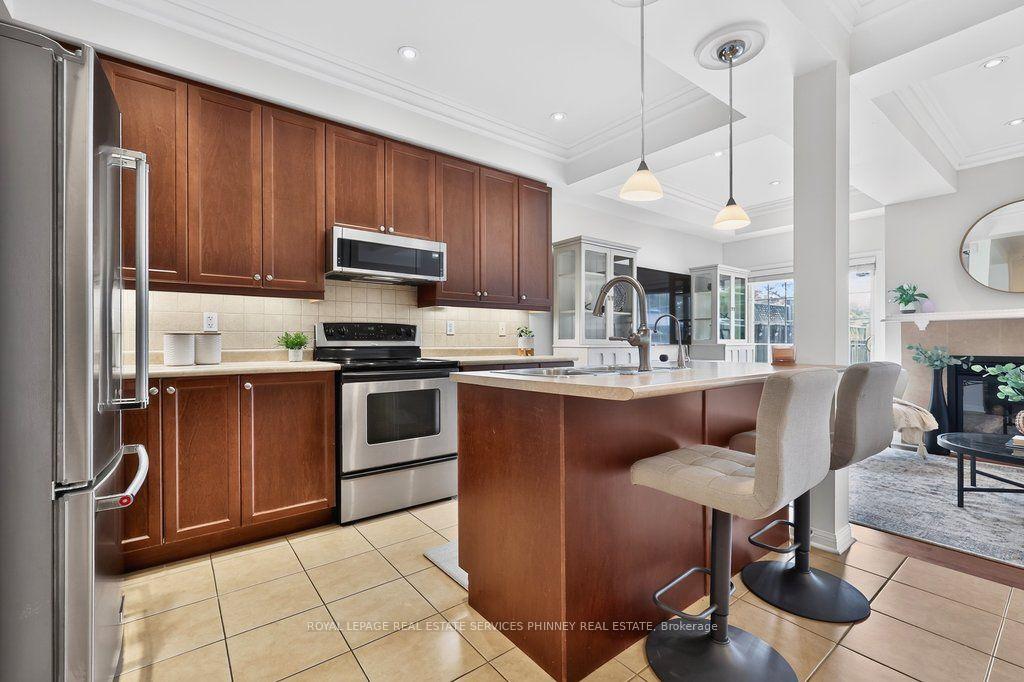 Photo 13 of 2421 Shadow Court, Oakville, Westmount — HOMEH