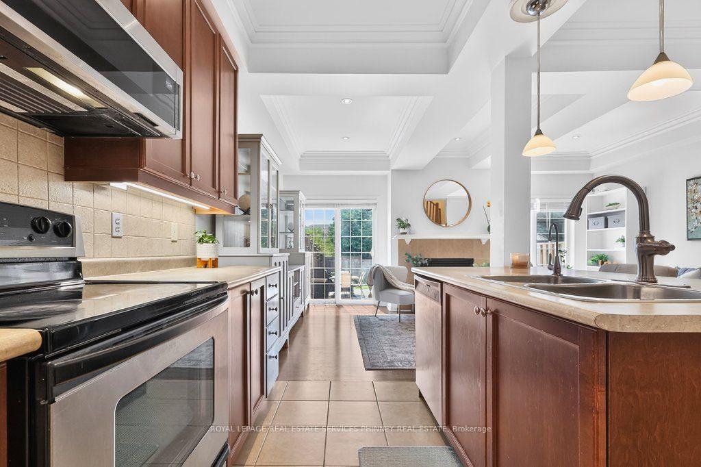 Photo 14 of 2421 Shadow Court, Oakville, Westmount — HOMEH