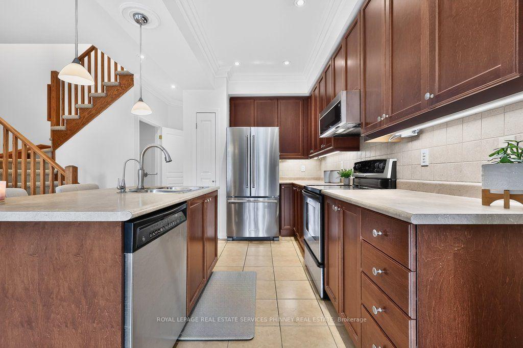 Photo 15 of 2421 Shadow Court, Oakville, Westmount — HOMEH