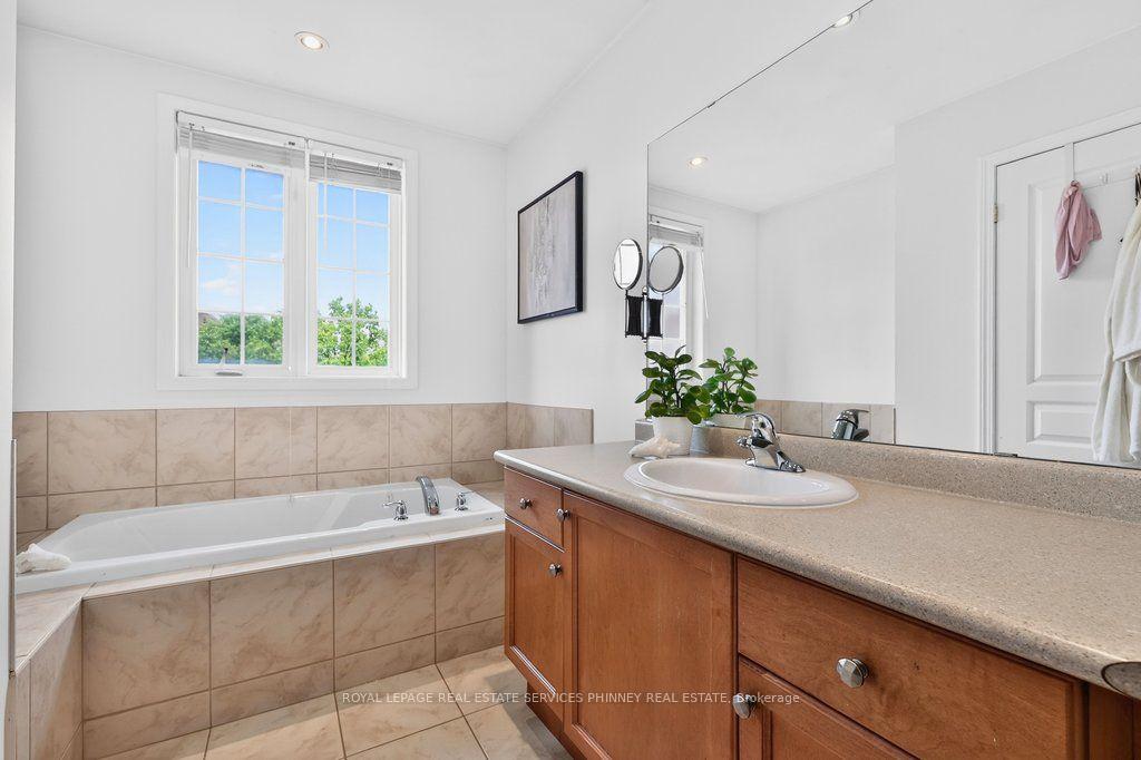 Photo 22 of 2421 Shadow Court, Oakville, Westmount — HOMEH