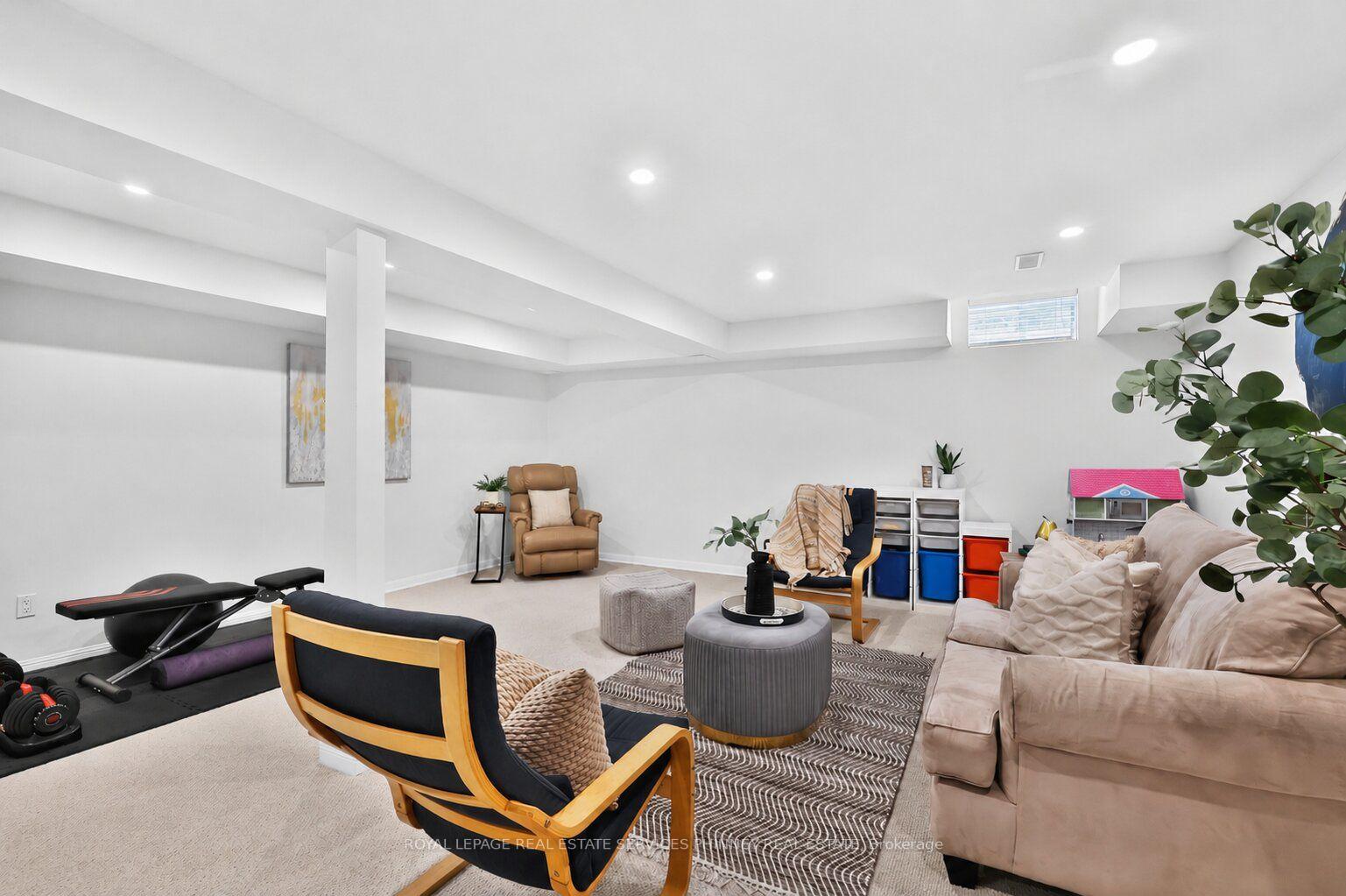 Photo 30 of 2421 Shadow Court, Oakville, Westmount — HOMEH