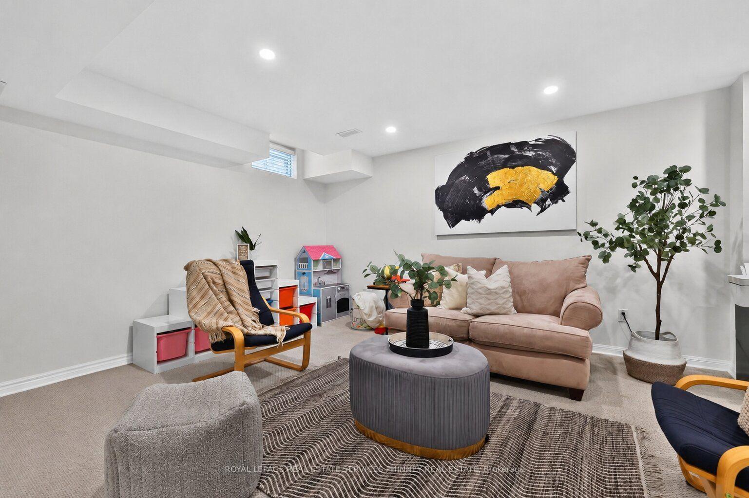 Photo 31 of 2421 Shadow Court, Oakville, Westmount — HOMEH