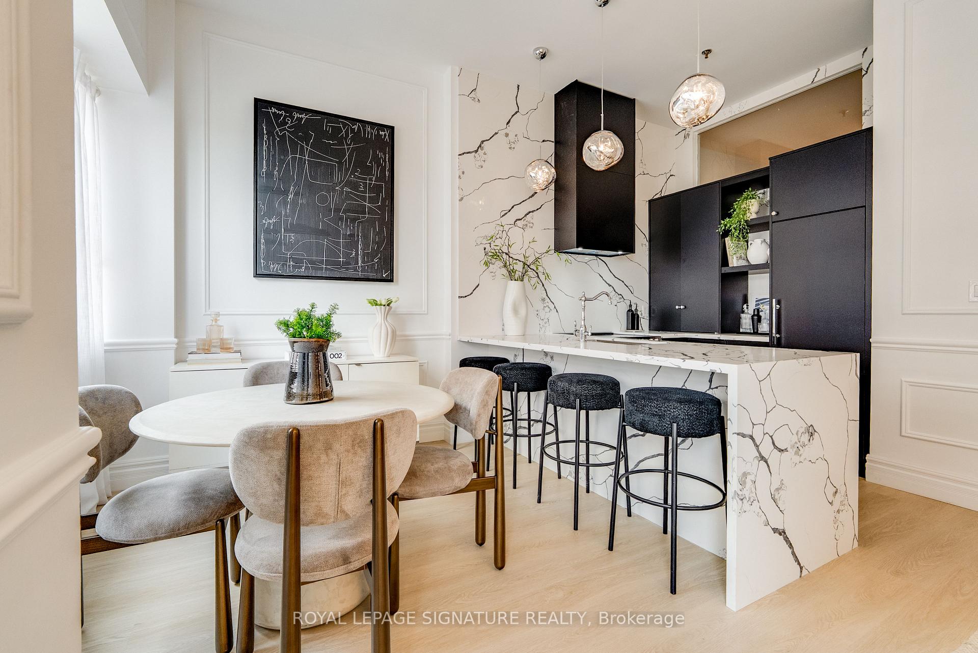 Photo 2 of Unit 403, 700 King Street W, Toronto, Niagara — HOMEH