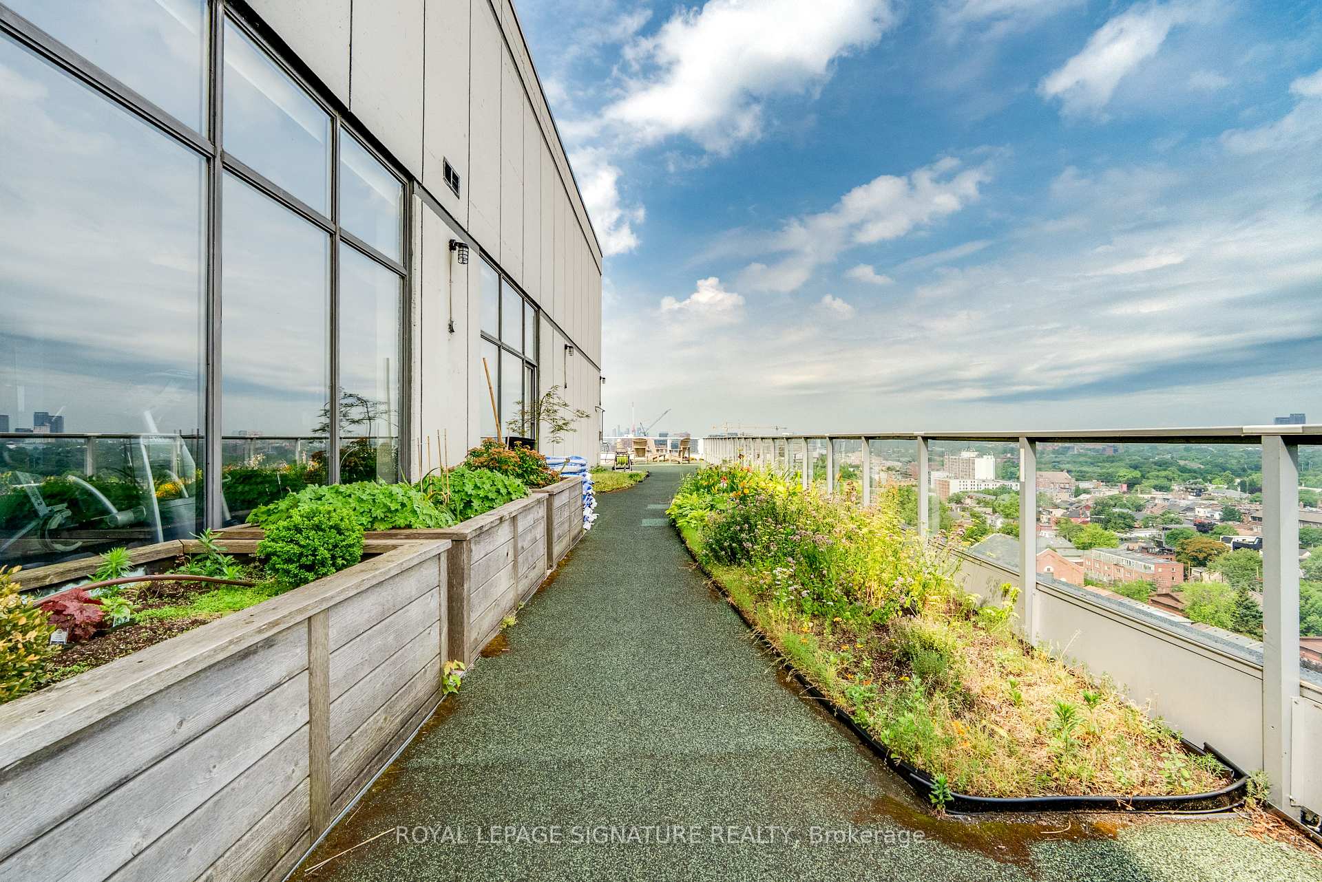 Photo 25 of Unit 403, 700 King Street W, Toronto, Niagara — HOMEH