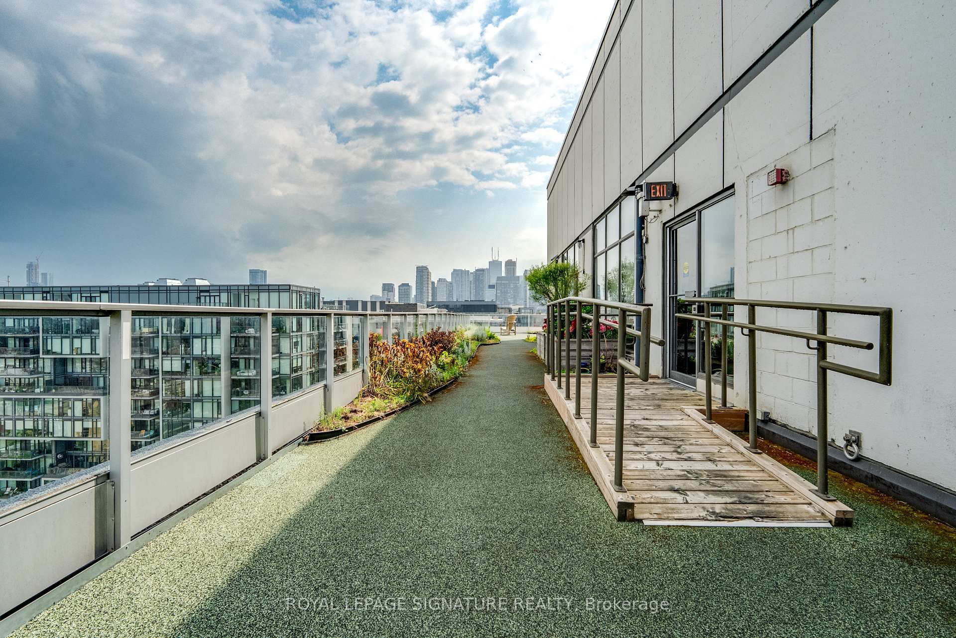 Photo 26 of Unit 403, 700 King Street W, Toronto, Niagara — HOMEH