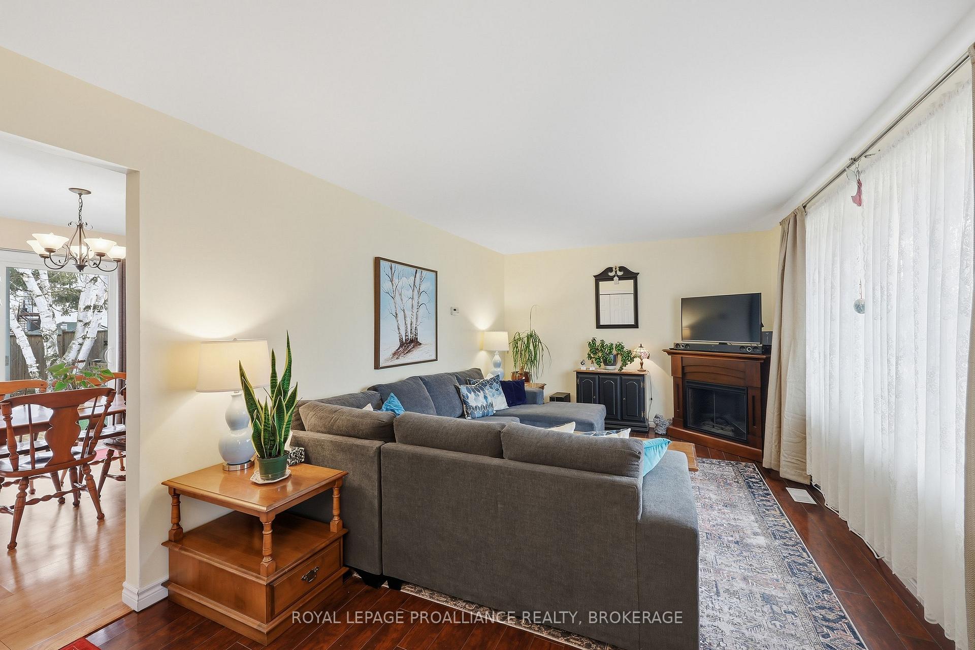 Photo 5 of Unit 9, 5 Winchester Drive, Greater Napanee, Greater Napanee — HOMEH