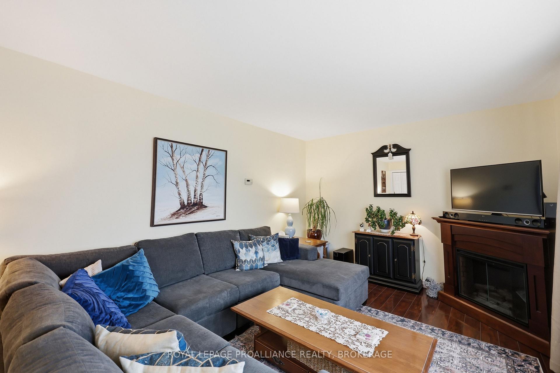 Photo 7 of Unit 9, 5 Winchester Drive, Greater Napanee, Greater Napanee — HOMEH
