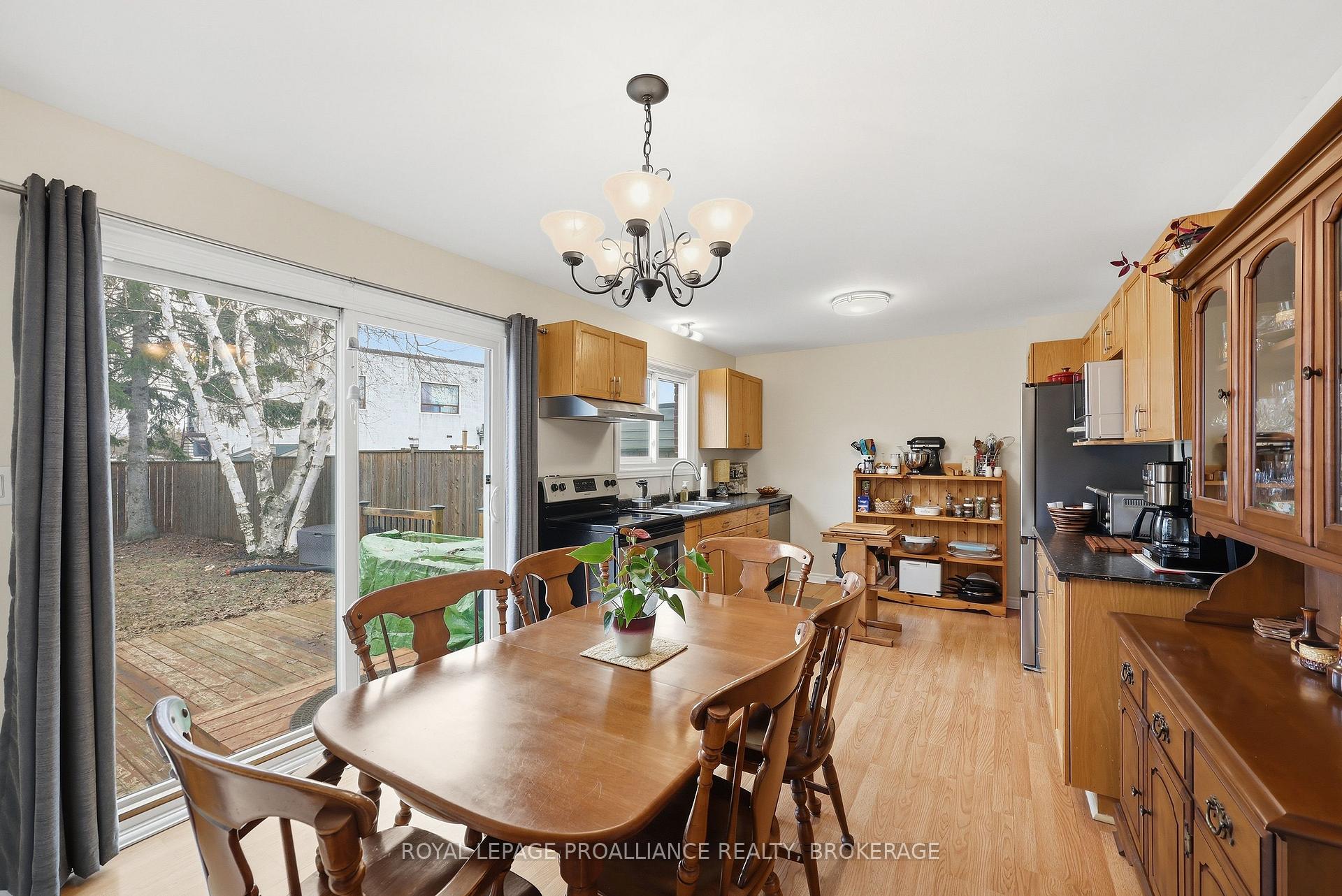 Photo 10 of Unit 9, 5 Winchester Drive, Greater Napanee, Greater Napanee — HOMEH