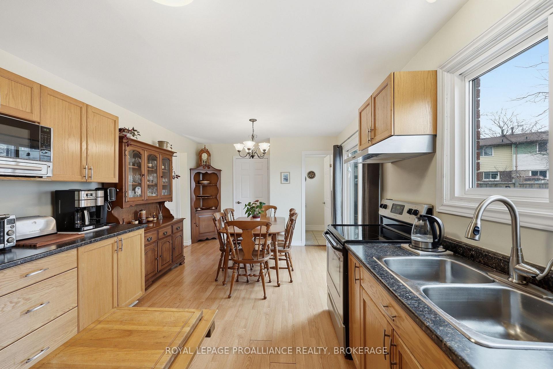 Photo 13 of Unit 9, 5 Winchester Drive, Greater Napanee, Greater Napanee — HOMEH