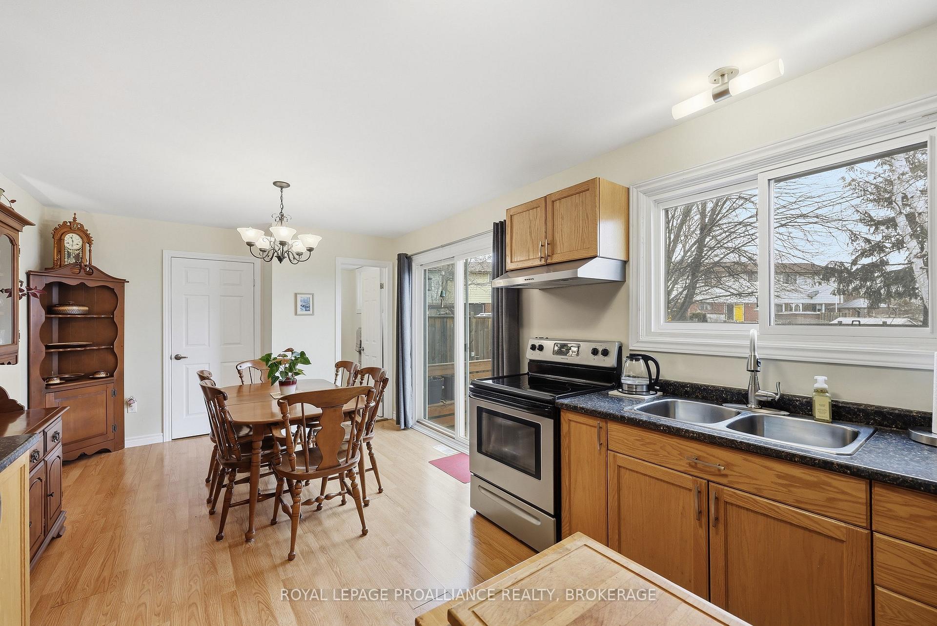Photo 14 of Unit 9, 5 Winchester Drive, Greater Napanee, Greater Napanee — HOMEH