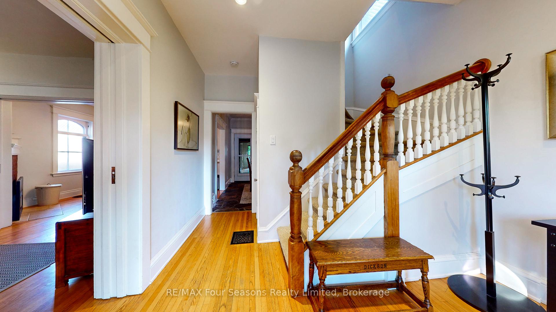 Photo 5 of 143 Fourth Street W, Collingwood — HOMEH