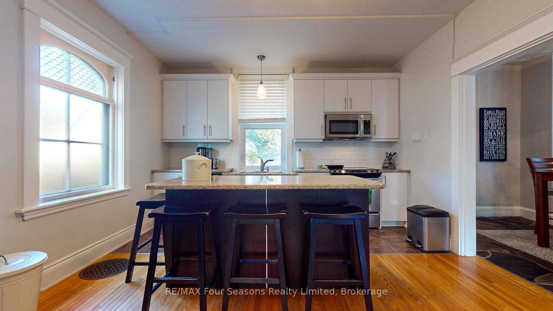 Photo 10 of 143 Fourth Street W, Collingwood — HOMEH