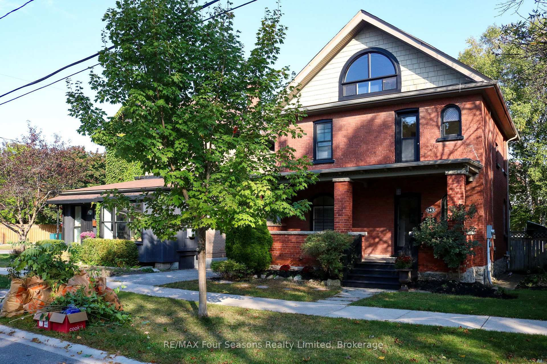 Photo 35 of 143 Fourth Street W, Collingwood — HOMEH