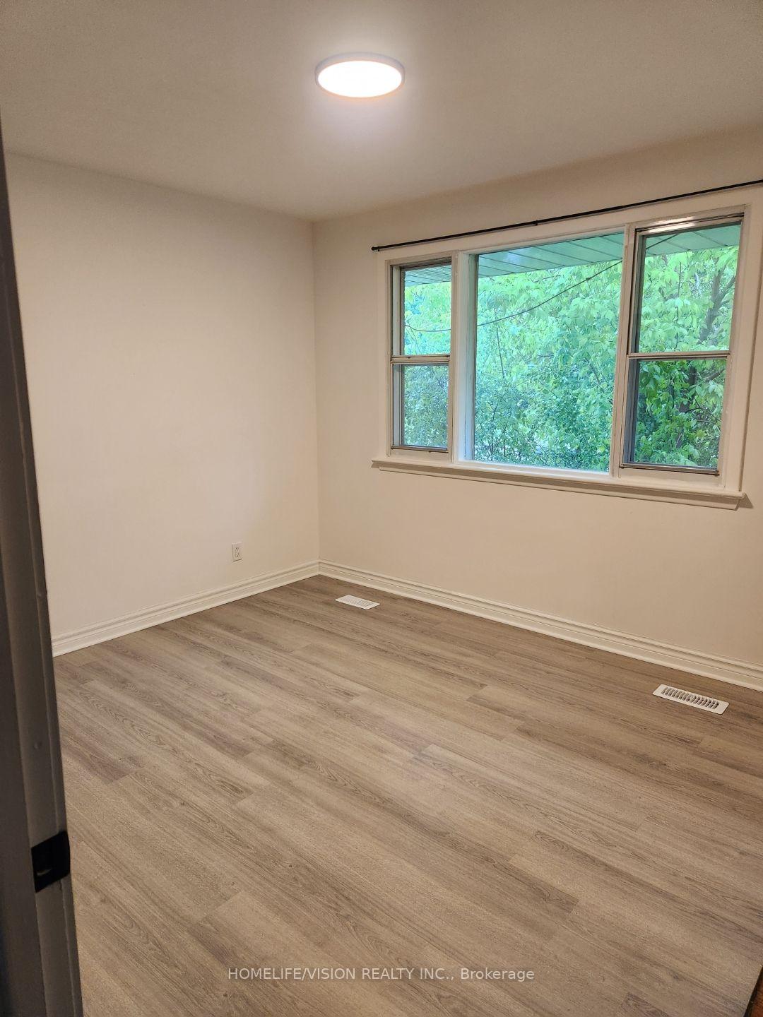 Photo 12 of 6 Brenham Crescent, North York, Newtonbrook East — HOMEH