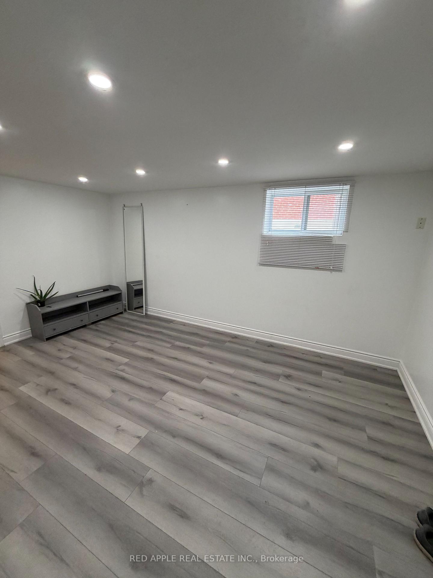 Photo 6 of Unit BSMT, 34 Ludgate Drive, Etobicoke, Rexdale-Kipling — HOMEH